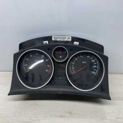 Панель приборов Opel Astra H 2010 седан 4дв. Z18XER 1.8 - изображение 1