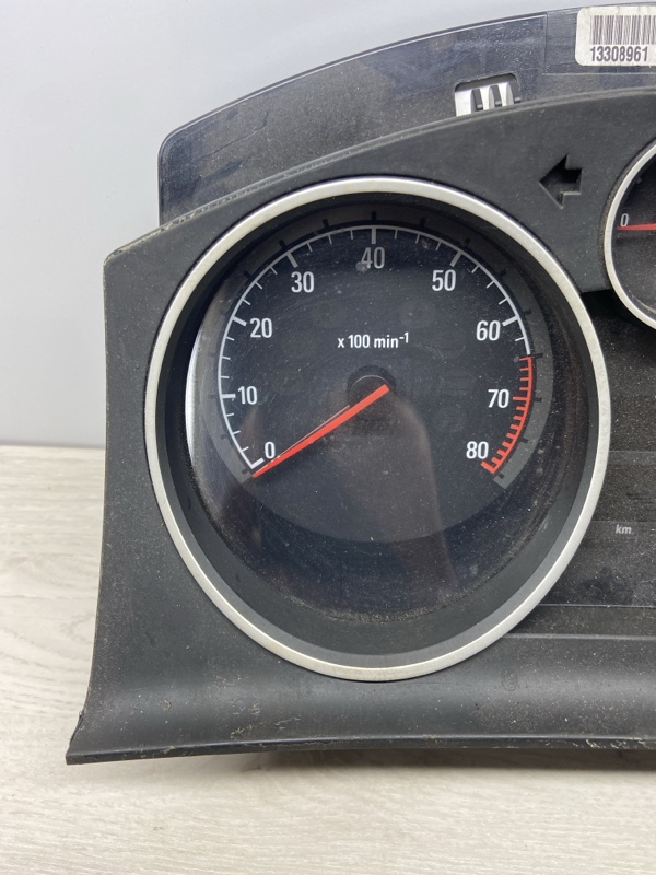 Панель приборов Opel Astra H 2010 седан 4дв. Z18XER 1.8