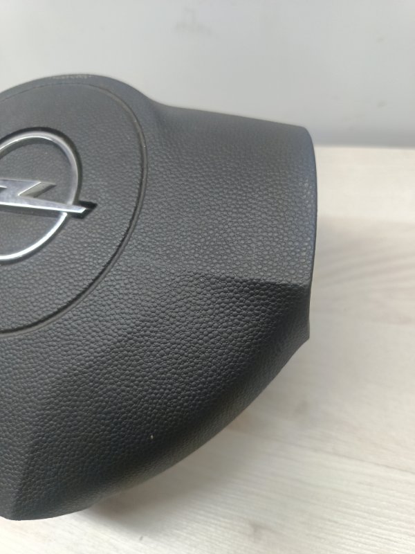 Аирбаг на руль Opel Astra H 2010 седан 4дв. Z18XER 1.8