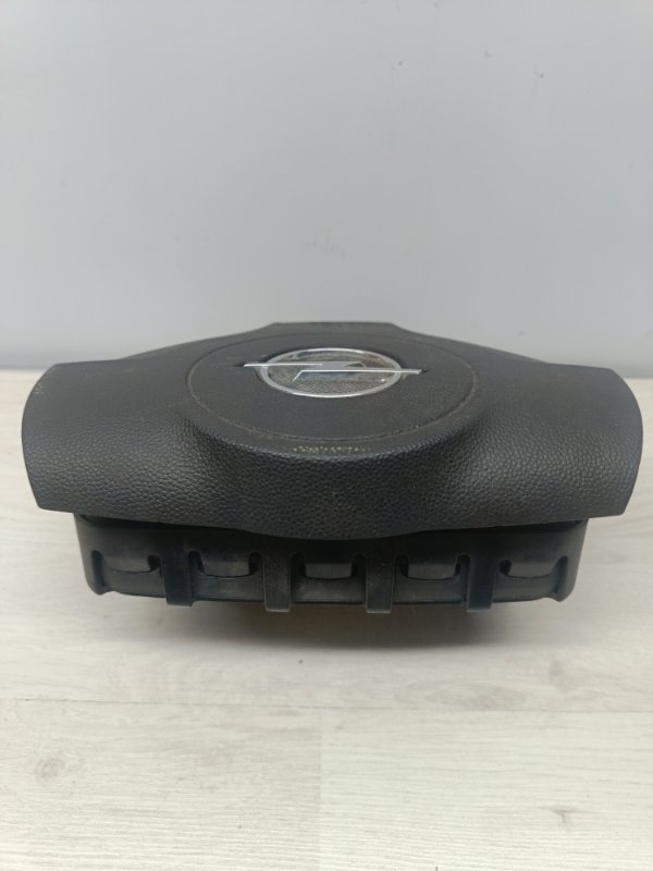 Аирбаг на руль Opel Astra H 2010 седан 4дв. Z18XER 1.8