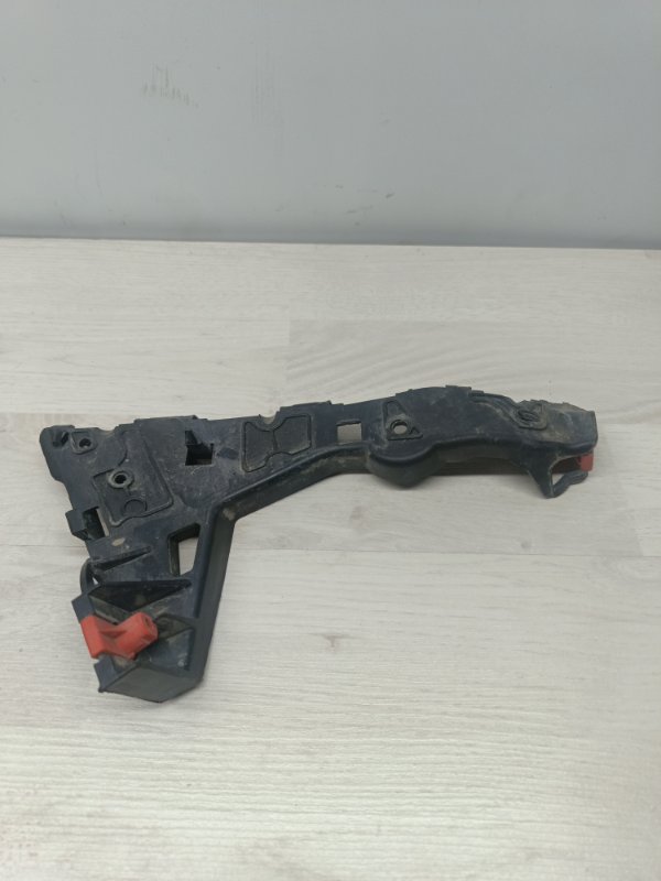 Кронштейн крепления бампера Opel Astra H 2010 седан 4дв. Z18XER 1.8 Перед. Прав.