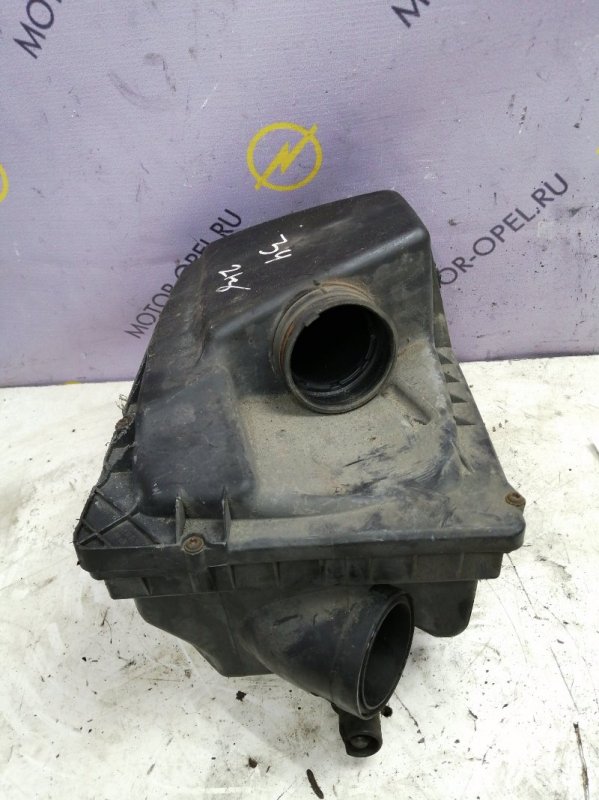 Корпус воздушного фильтра Opel Astra H 2007 Z19DT