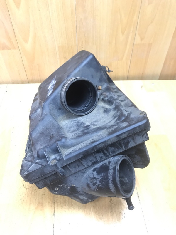 Корпус воздушного фильтра Opel Astra H 2007 Z19DT