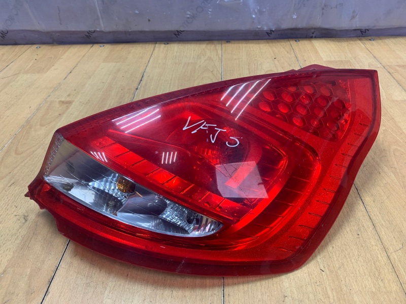 Фонарь Ford Fiesta 2011 хэтчбек 3-х дв. 6 TDCI Задн. Прав.