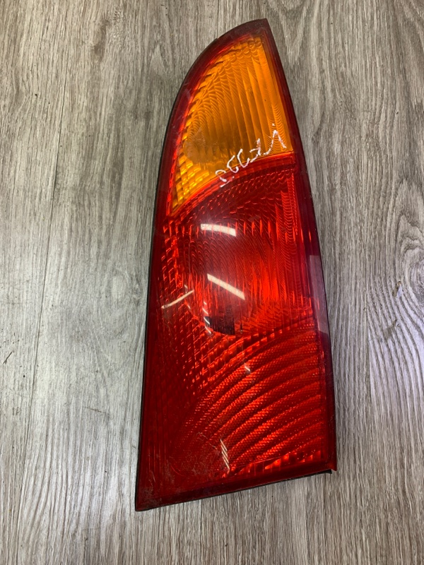 Фонарь Ford Focus 1 2002 хетчбэк 3-х дв. Задн. Прав.