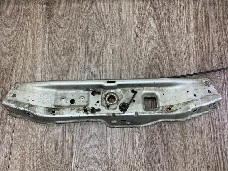 Панель замка капота Opel Astra H