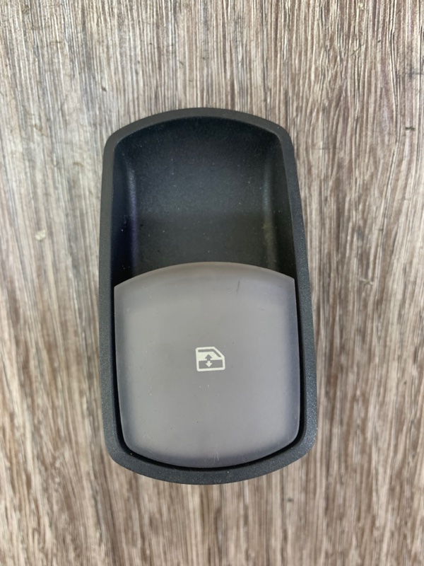 Кнопка стеклоподъемника Opel Corsa D хетчбэк 5-ти дв. Перед. Прав.