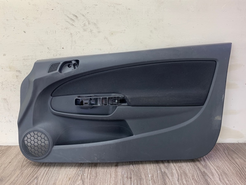 Обшивка двери Opel Corsa D 2006-2010 хетчбэк 3-х дв. Перед. Прав.