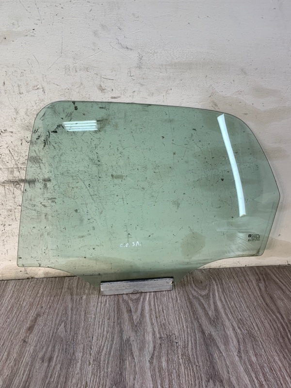 Стекло Opel Corsa C 2001 хетчбэк 5-ти дв. Задн. Лев.
