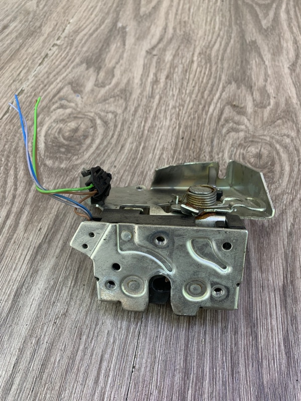 Замок крышки багажника Ford Mondeo 2001-2010 хетчбэк 5-ти дв. Задн.